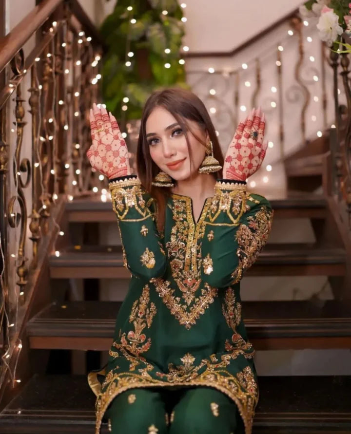 Bottle Green Raw Silk Sharara Dress for Mehndi Zenia Bottle Green Raw Silk Sharara Dress for Mehndi Zenia